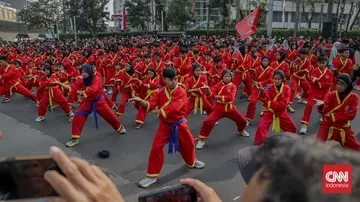 Ribuan Pesilat Padati Kawasan Bundaran HI Jakarta Saat Hari Bebas Kendaraan Bermotor