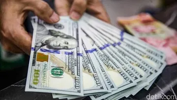 Dolar AS Tembus Level Rp 18.000 pada Perdagangan Pagi Ini