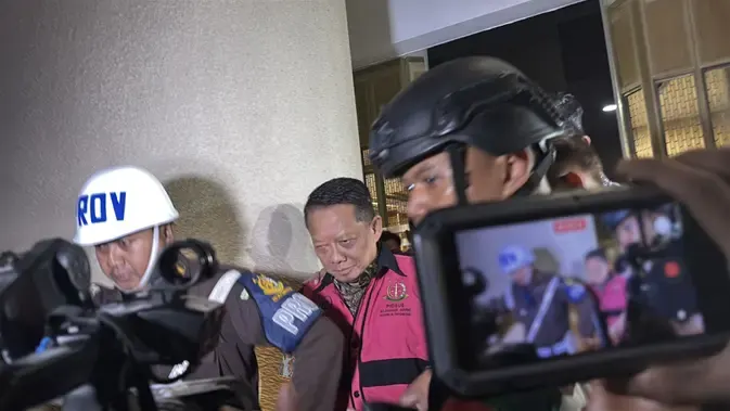 Pemeriksaan Enam Jam Eks Jampidsus Febrie Adriansyah Terkait Kasus TPPU