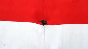 Semarak HUT ke-81 RI, Bendera Merah Putih Raksasa Mulai Berkibar di Sejumlah Wilayah