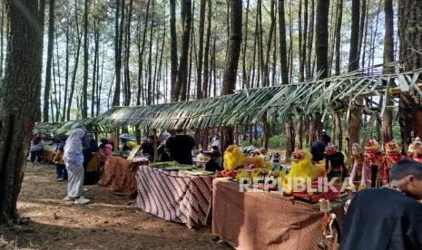 Pengembangan Wisata Alam dan Budaya Desa Tambakmekar Melalui Festival Pinus Kujang