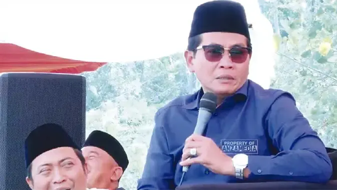 KH Anwar Zahid Cerita Detik-Detik Mobilnya Ditabrak Truk di Bojonegoro