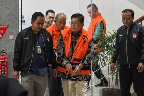 Penahanan Empat Tersangka Kasus Korupsi Asuransi Jasindo oleh KPK