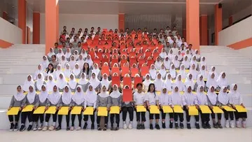 Aksi Kreatif Siswa Sekolah Rakyat Sulawesi Selatan Menyambut Menteri Sosial