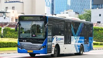 Bus Transjakarta 'Jalur Langit' Terlambat Akibat Proyek Galian di Ciledug Raya