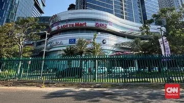 Memahami Alasan dan Tujuan Pemasangan Pagar Tinggi di Area Pusat Perbelanjaan
