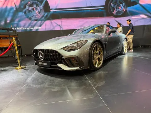Panduan Spesifikasi dan Harga Mercedes-AMG GT 63 PRO serta GLC 200 4MATIC di Indonesia