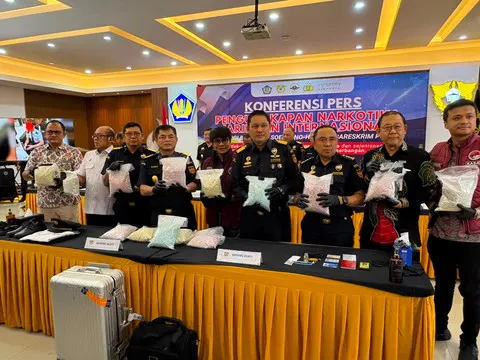 Pilot Malaysia Airlines Ditangkap Bareskrim Terkait Penyelundupan 25,1 Kilogram Ekstasi ke Jakarta