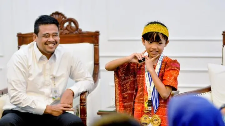 Apresiasi Prestasi Akademik, Gubernur Sumatera Utara Hadiahi Beasiswa dan Rumah bagi Siswi SD