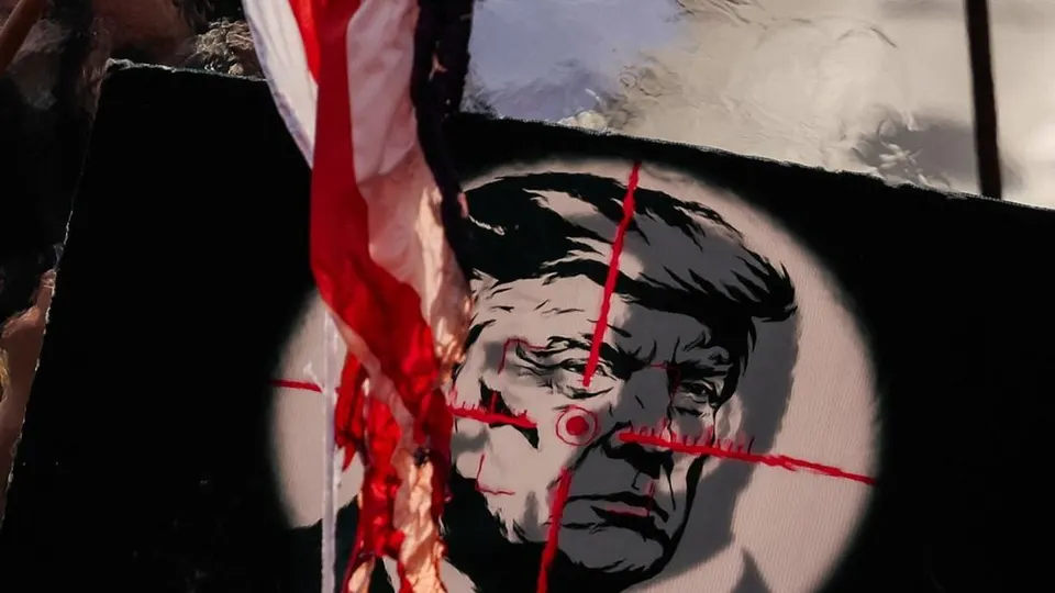 Strategi Tekanan Ekonomi Donald Trump terhadap Iran dan Ketegangan di Selat Hormuz