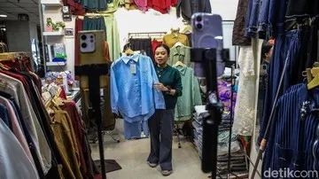 Adaptasi Siaran Langsung Pedagang Pasar Tanah Abang Menjelang Kebijakan Pajak E-Commerce