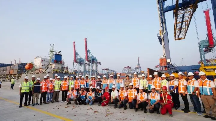 Pengoperasian dan Fasilitas Terminal 2 Petikemas di Pelabuhan Tanjung Priok