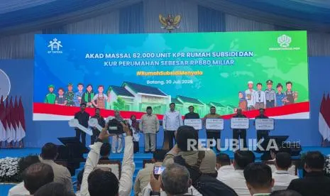 Akad Massal 62.000 Unit KPR Subsidi di Batang Dihadiri Presiden Prabowo, KH Zulfa Mustofa Pimpin Doa