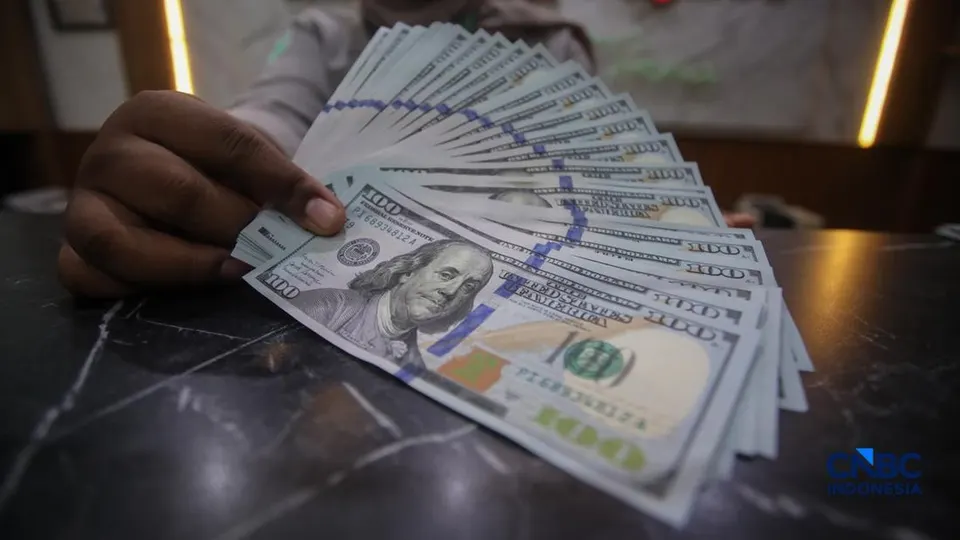 Tren Kenaikan Tabungan Dolar AS dan Simpanan Valas di Indonesia