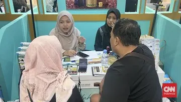 Pengunjung CNN Indonesia Islamic Travel Connect 2026 Incar Paket Umrah Akhir Tahun