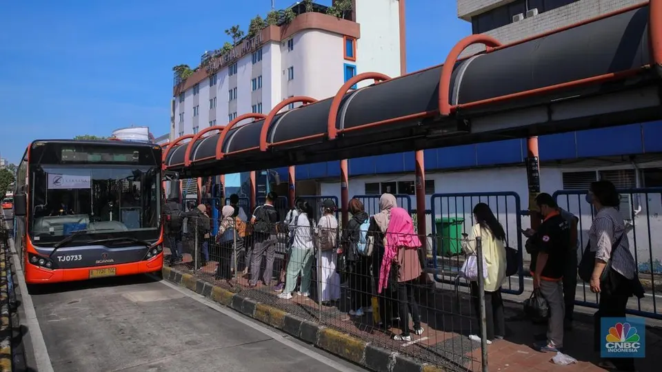 Ketentuan Tarif Resmi Transbandara Blok M-Bandara Soekarno-Hatta dan Fasilitasnya
