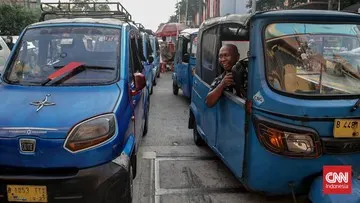 Eksistensi Kancil dan Bajaj di Tengah Modernisasi Transportasi Jakarta